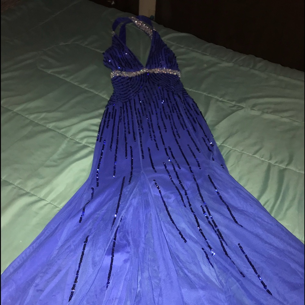 Cache dress only worn 1 time in 2010